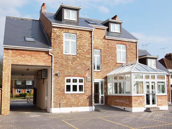 Devonshire Hotel Hornchurch Екстериор снимка