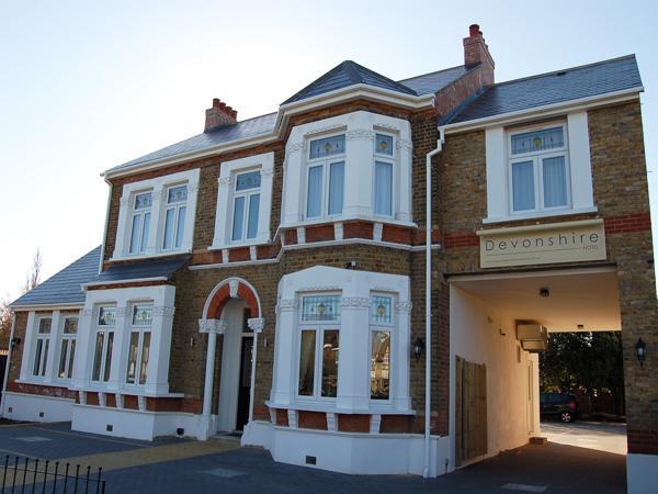 Devonshire Hotel Hornchurch Екстериор снимка